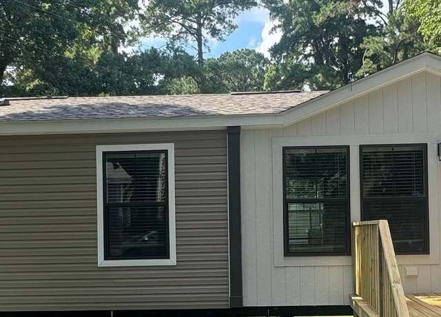 Property at 1422 Hill Pne, Huntsville, TX 77340, 2 beds, 2 baths