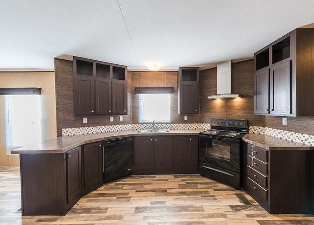 Property at 103 Sara Ln, Huntsville, TX 77340, 3 beds, 2 baths