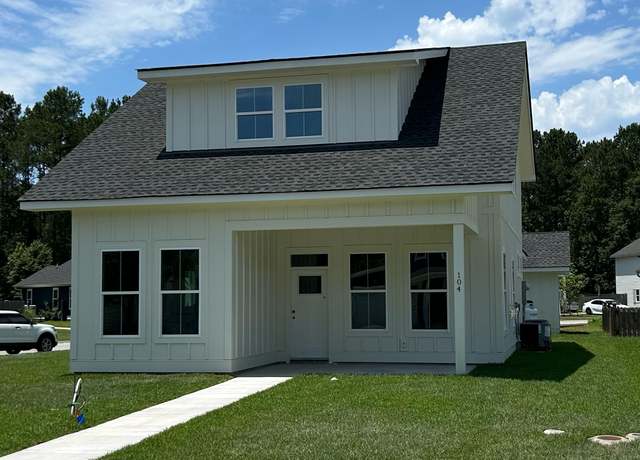 Property at 104 Brightwood Dr, Huger, SC 29450, 3 beds, 2.5 baths