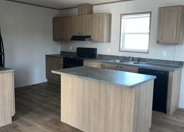 Property at 392 Seneca Dr, Batavia, OH 45103, 3 beds, 2 baths