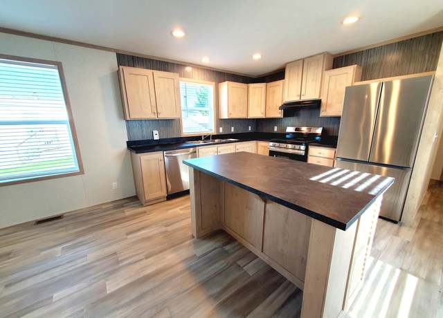 Property at 9787 Spinnaker Dr #1104, Fair Haven, MI 48023, 3 beds, 2 baths