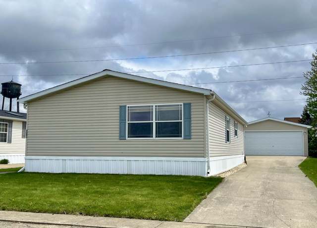 Property at 900 S 11th St, Dekalb, IL 60115, 3 beds, 2 baths