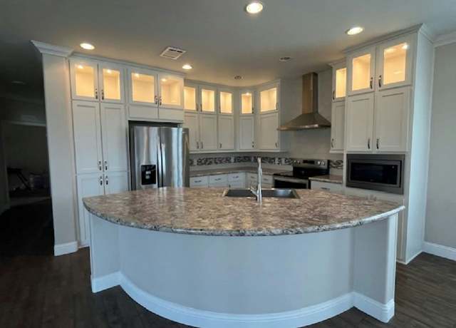 Property at 3301 S Goldfield Rd #6057, Apache Junction, AZ 85119, 3 beds, 2 baths