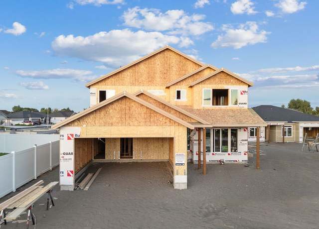 Property at 711 N Thrush Ct, Moses Lake, WA 98837, 4 beds, 2.5 baths