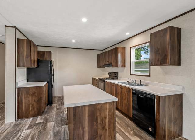 Property at 6700 Jefferson Paige Rd #13, Shreveport, LA 71119, 3 beds, 2 baths