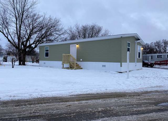 Property at 32 Belmar St, Saint Cloud, MN 56301, 3 beds, 2 baths