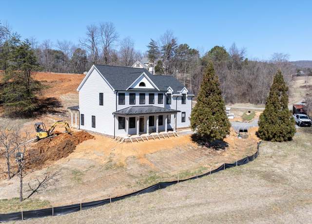 Property at 79 Thornblade Way, Blue Ridge, VA 24064, 4 beds, 2.5 baths