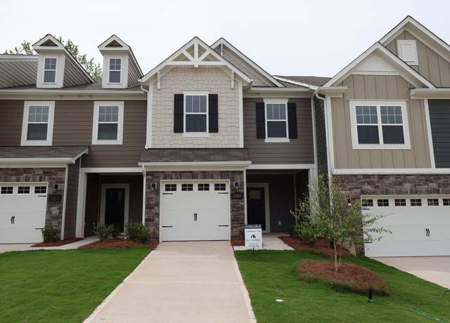 Property at 1908 Highland Park Dr, Charlotte, NC 28269, 3 beds, 2.5 baths