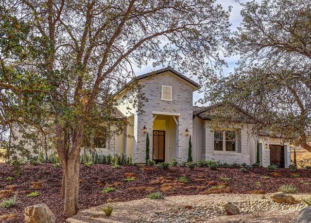 Property at 1647 N Twinberry Ave, Clovis, CA 93619, 4 beds, 3.5 baths