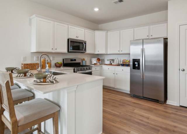 Property at 121 Delhaas Cir, Bristol, PA 19007, 2 beds, 2 baths