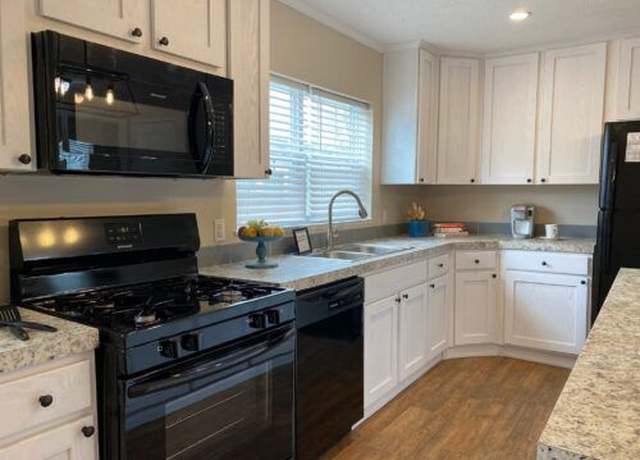 Property at 9103 N Union St #193, Tecumseh, MI 49286, 3 beds, 2 baths