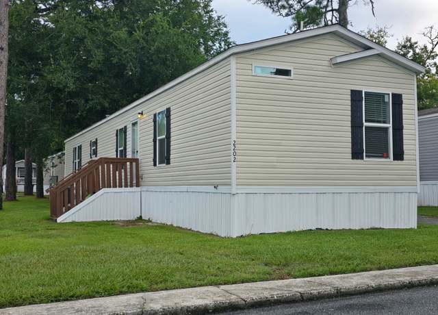 Property at 7117 SW Archer Rd #2202, Gainesville, FL 32608, 3 beds, 2 baths