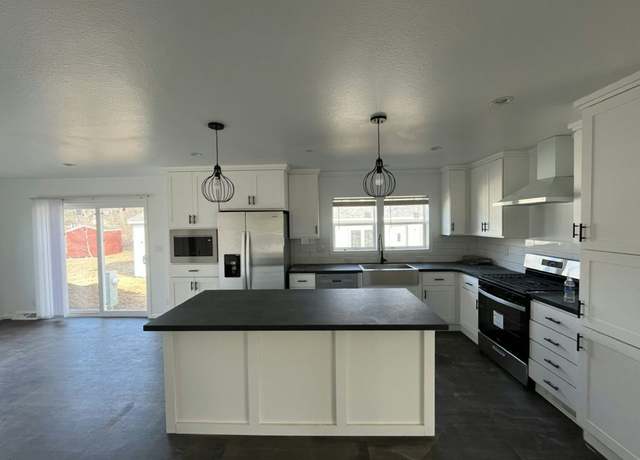 Property at 691 Cimarron, Lake Elmo, MN 55042, 3 beds, 2 baths