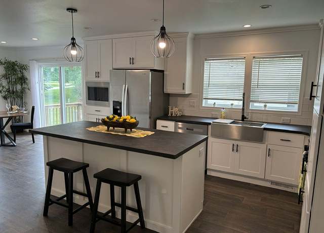 Property at 691 Cimarron, Lake Elmo, MN 55042, 3 beds, 2 baths