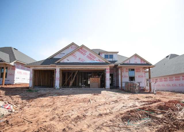 Property at 3208 Porter Dr, Edmond, OK 73012, 4 beds, 2 baths
