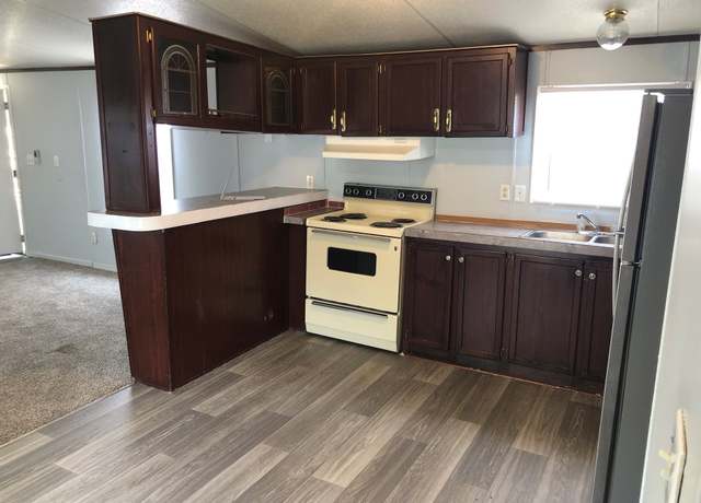 Property at 3117 NE 118th St #62, Kansas City, MO 64156, 3 beds, 2 baths