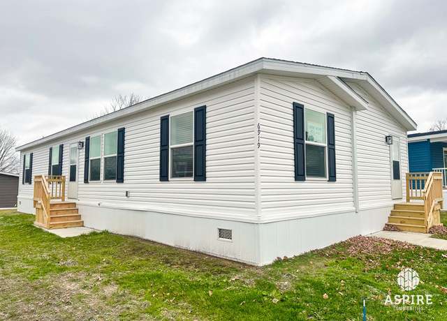Property at 6919 Belhurst Ave, Belmont, MI 49306, 4 beds, 2 baths
