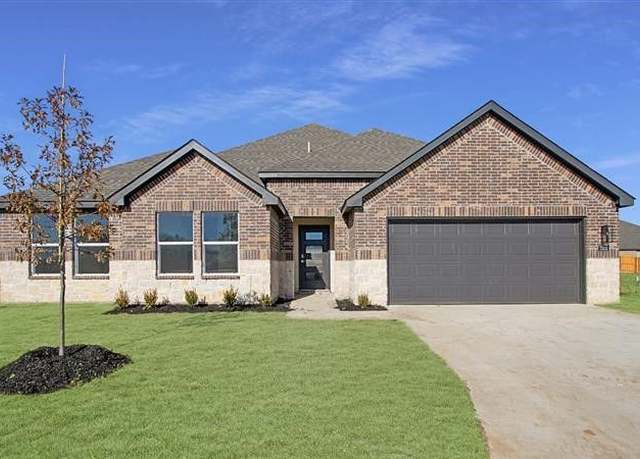 Property at 1422 Irigoyen St, Corpus Christi, TX 78415, 5 beds, 3 baths