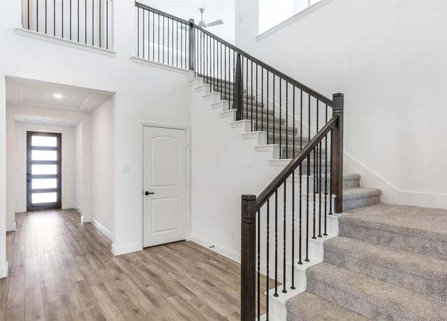 Property at 1025 Wheatland Dr, Justin, TX 76247, 5 beds, 4 baths