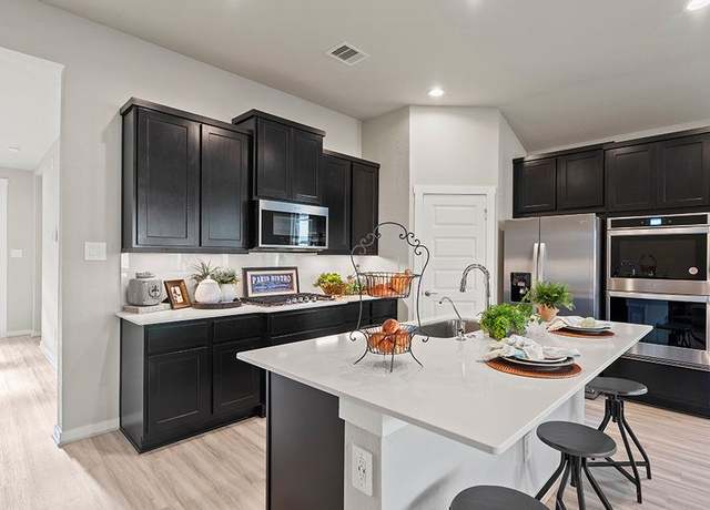 Property at 3307 Daily Harvest Dr, Pearland, TX 77581, 4 beds, 3 baths