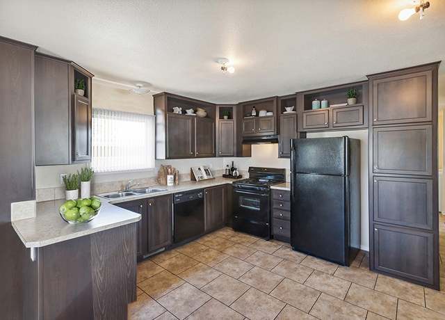 Property at CMH Manufacturing 2x2 Plan, Tucson, AZ 85713, 2 beds, 2 baths