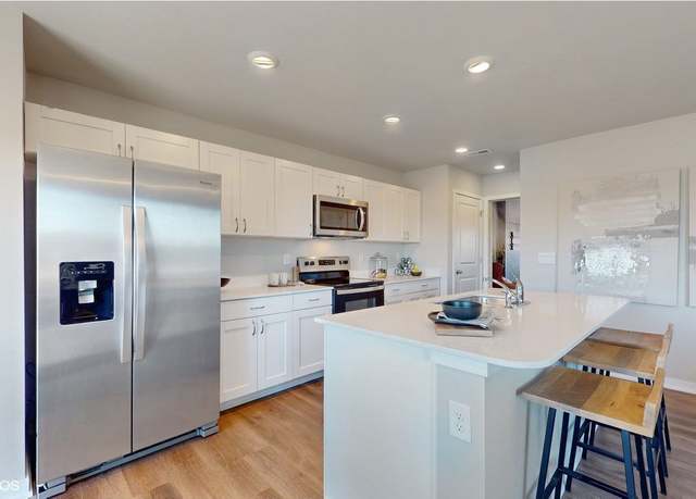 Property at 2468 Chloe Ln, Hiawatha, IA 52233, 3 beds, 2.5 baths