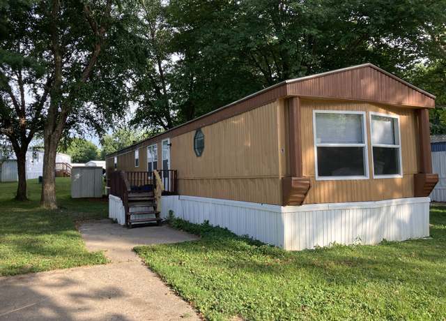 Property at 9 Cottonwood Dr #9, Mount Vernon, IL 62864, 3 beds, 2 baths