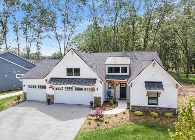 Property at 17505 Shinnecock Dr, Spring Lake, MI 49456, 3 beds, 2 baths