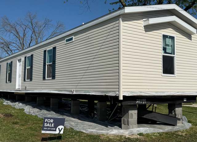 Property at 294 Wroble Dr, Marion, IA 52302, 3 beds, 2 baths