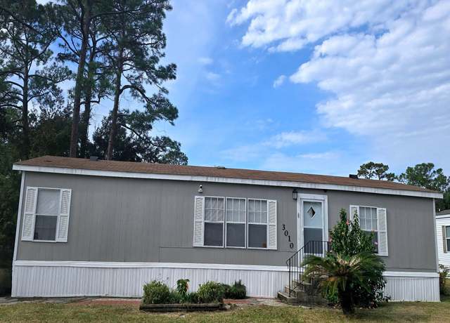 Property at 3010 Gulfstream Ln #49, Jacksonville, FL 32250, 3 beds, 2 baths