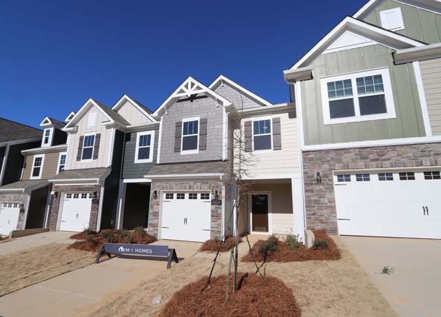 Property at 4039 Lawnview Dr, Charlotte, NC 28269, 3 beds, 2.5 baths