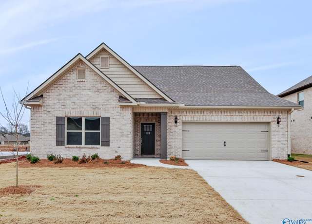Property at 122 Huffman St, Hazel Green, AL 35750, 4 beds, 3 baths