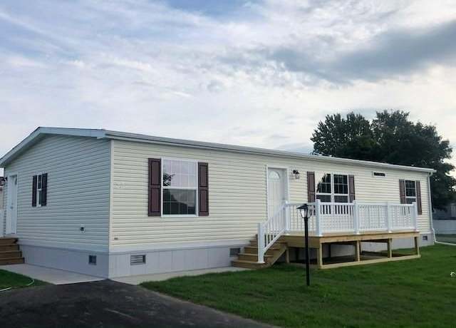 Property at 399 Knottypine Dr, Lockport, NY 14094, 4 beds, 2 baths
