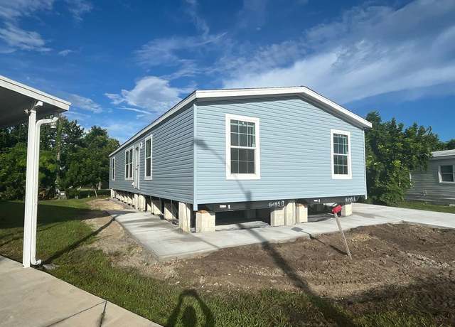 Property at 112 Leopard Ln #112, North Fort Myers, FL 33917, 4 beds, 2 baths