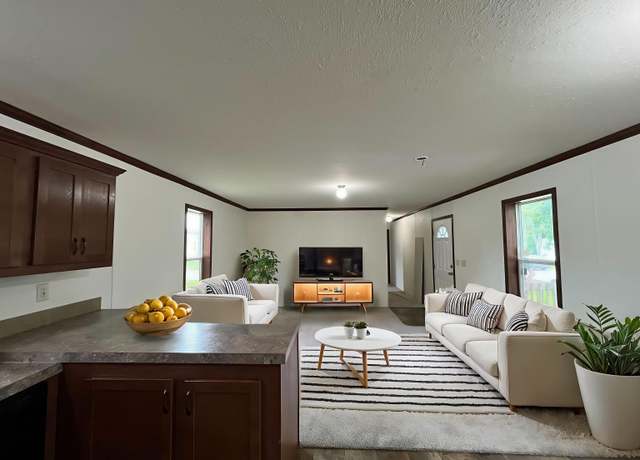 Property at 1416 Iowa Pl, Sturgeon Bay, WI 54235, 3 beds, 2 baths
