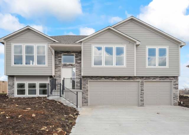 Property at 810 W Shawhan Pkwy, Lone Jack, MO 64086, 4 beds, 3 baths