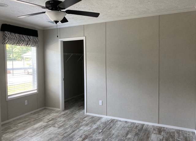Property at Clayton 73 River Bluff Estates Plan, Memphis, TN 38128, 3 beds, 2 baths
