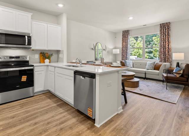 Property at 2094 Moss Hill Rd, Stone Mountain, GA 30088, 3 beds, 2.5 baths