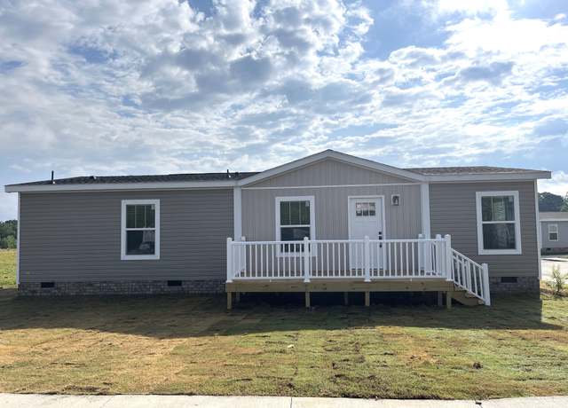 Property at 986 Atlanta Dr, Spartanburg, SC 29307, 3 beds, 2 baths