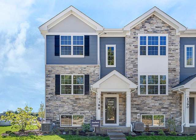Property at 1320 Foxglove Dr, Bartlett, IL 60103, 3 beds, 2.5 baths