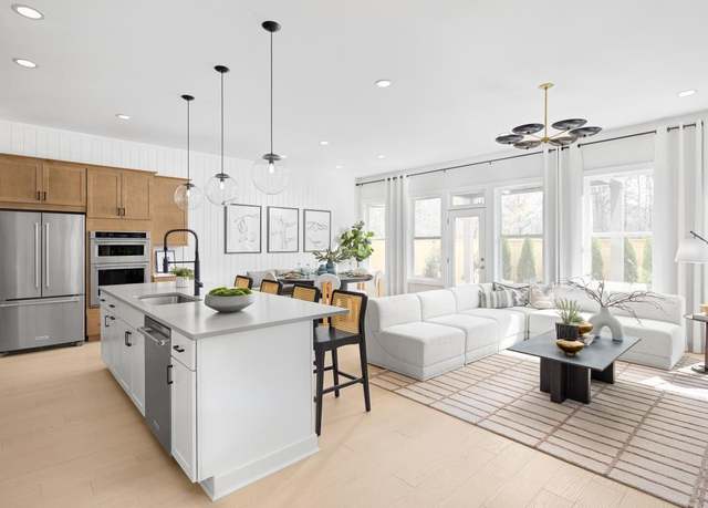 Property at 1927 Redfield Rd, Marietta, GA 30066, 3 beds, 2.5 baths