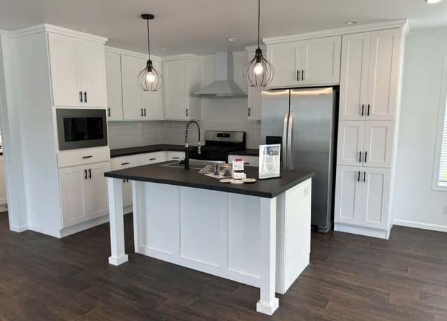 Property at 387 Cimarron, Lake Elmo, MN 55042, 3 beds, 2 baths