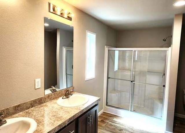 Property at 1800 Lakewood Ct #81, Eugene, OR 97402, 3 beds, 2 baths