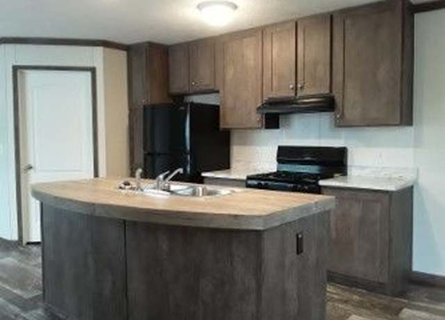 Property at 9864 Sailmaster Dr #1089, Fair Haven, MI 48023, 3 beds, 2 baths