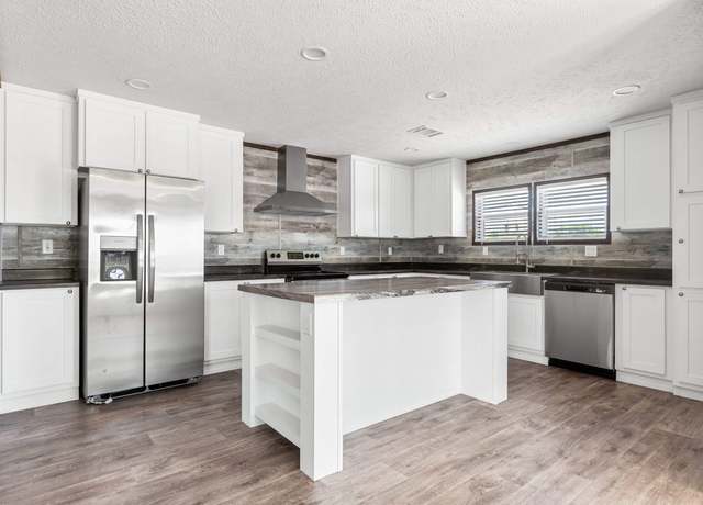Property at 3400 N Loop 336 E #2, Conroe, TX 77301, 3 beds, 2 baths