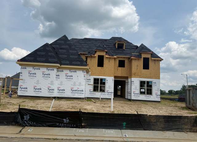 Property at 318 Beckham Dr, Collierville, TN 38017, 5 beds, 5.5 baths