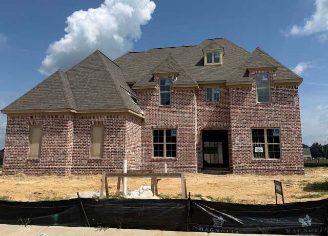 Property at 318 Beckham Dr, Collierville, TN 38017, 5 beds, 5.5 baths