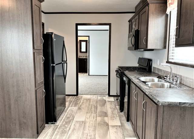 Property at 45591 Sheri Drive Site #333, Macomb, MI 48044, 2 beds, 2 baths