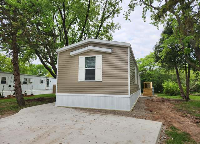 Property at 9 Cardinal Ct, North Fond Du Lac, WI 54937, 3 beds, 2 baths