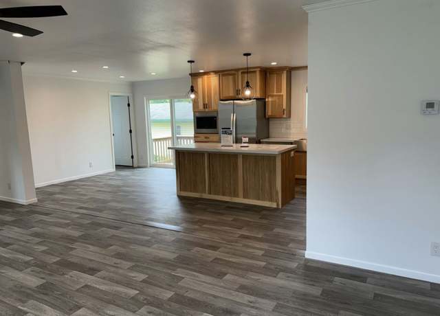 Property at 498 Cimarron, Lake Elmo, MN 55042, 3 beds, 2 baths